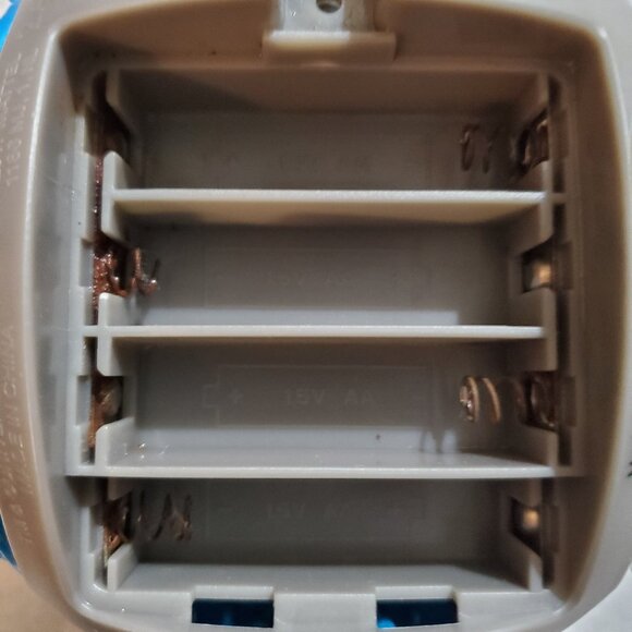 Jurassic World Remote Control Gyrosphere with Owen - Picture 11 of 11